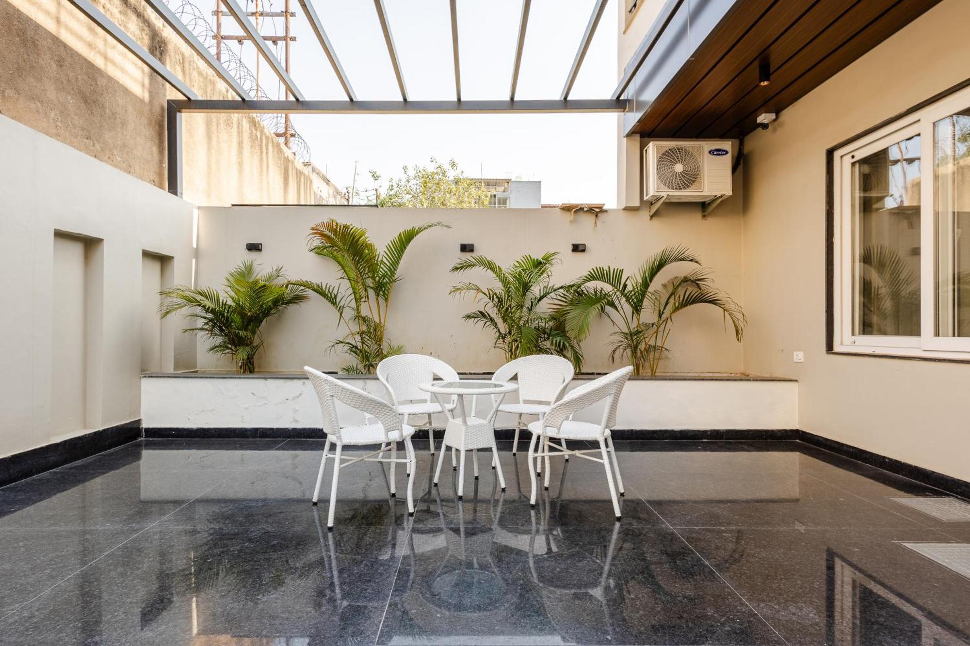 Lime Tree Stay Vista Villa グレーター・ノイダ エクステリア 写真